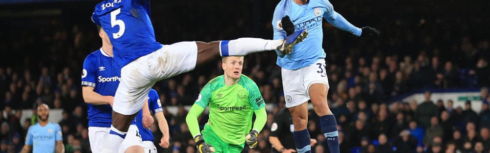  德布劳内任意球制胜助曼城登顶  