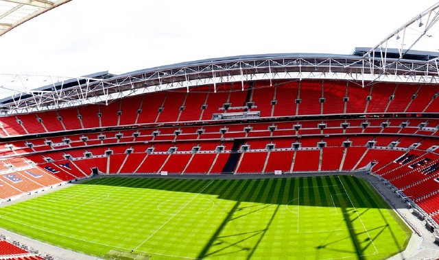  罗马奥林匹克球场暴雨延期，补赛国米笑到最后  