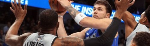  东契奇40+三双独行侠登顶  