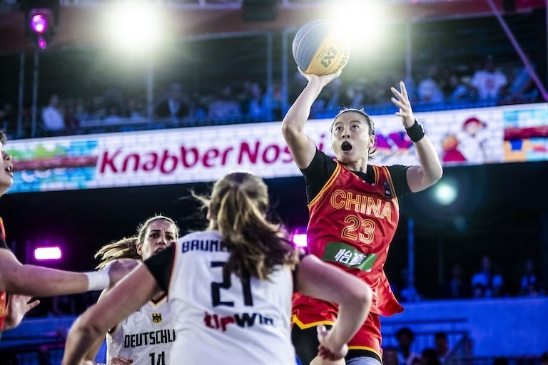 15 穆科科替补登场上演绝杀好戏  