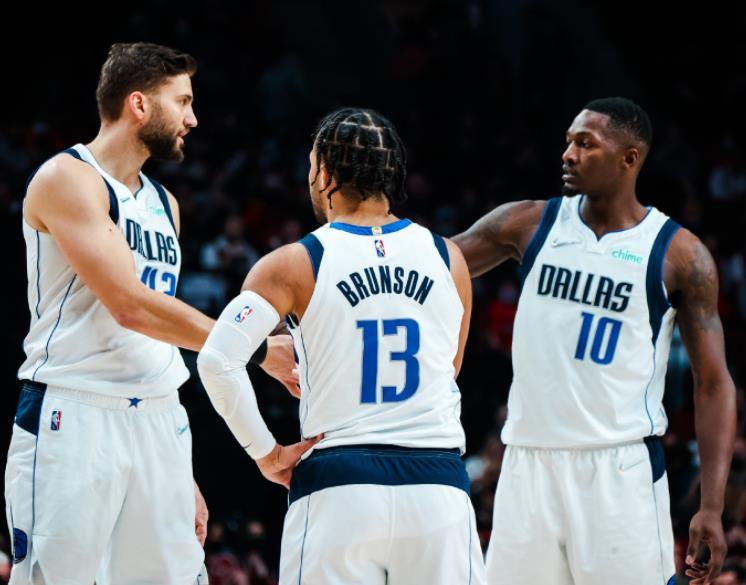  步行者哈利伯顿伤愈回归 20+15盘活全队进攻  